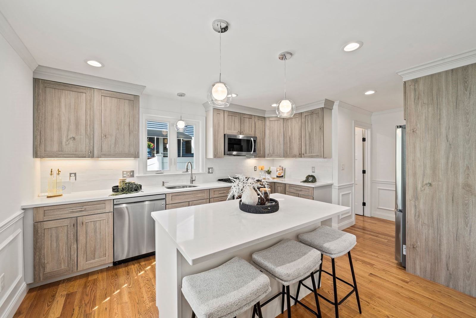 61 Gale Street #A Waltham — Photo 3 of 42