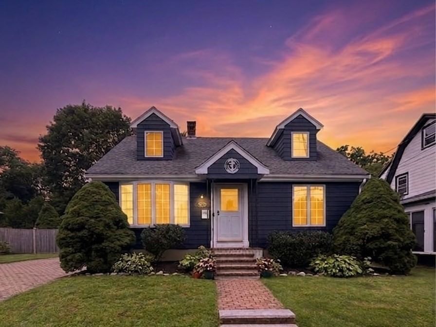 Property at 38 1/2 Abington Ave, Peabody, MA 01960