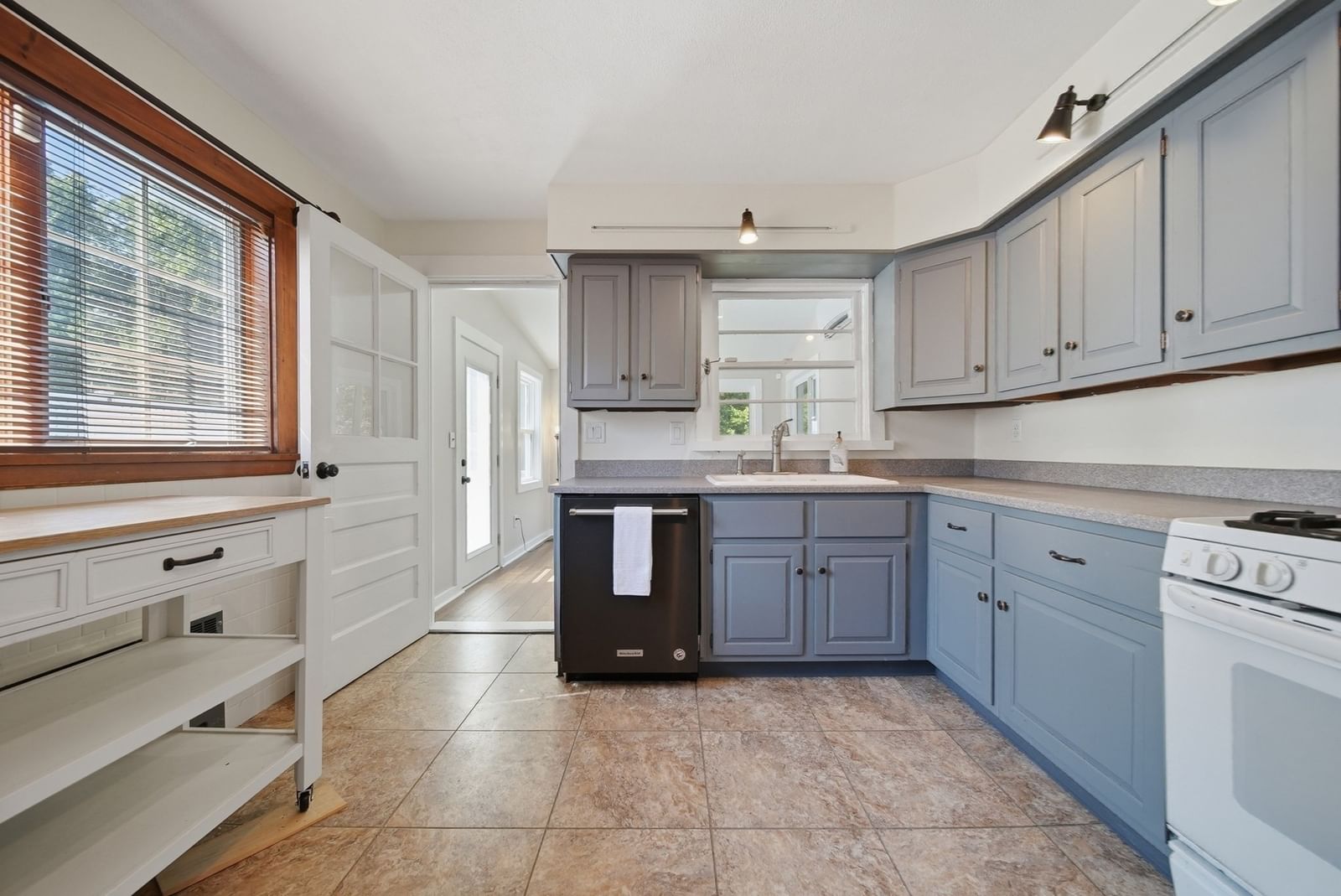 38 1/2 Abington Ave Peabody — Photo 16 of 41