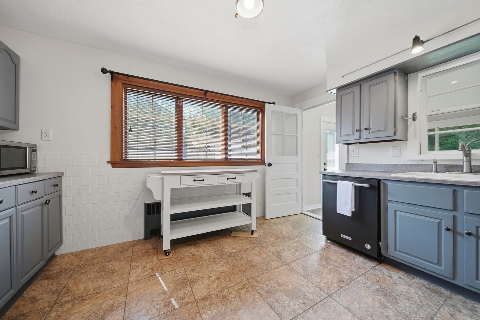 38 1/2 Abington Ave Peabody — Photo 17 of 41