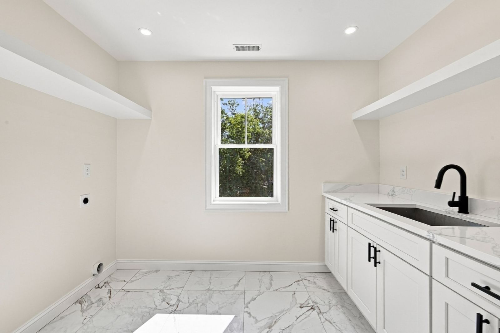 2 Berthold St Saugus — Photo 16 of 42