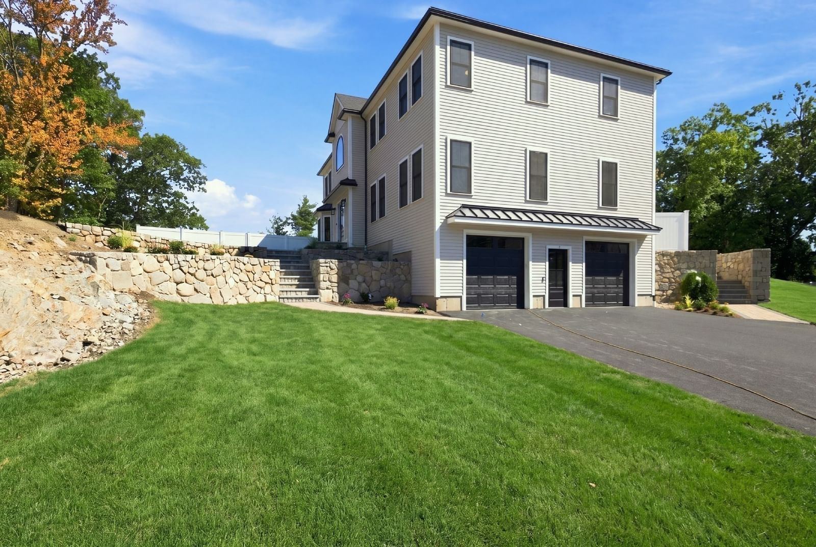 2 Berthold St Saugus — Photo 3 of 42