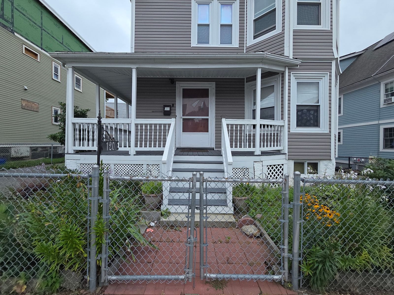 120 Woodrow Ave Boston — Photo 2 of 34