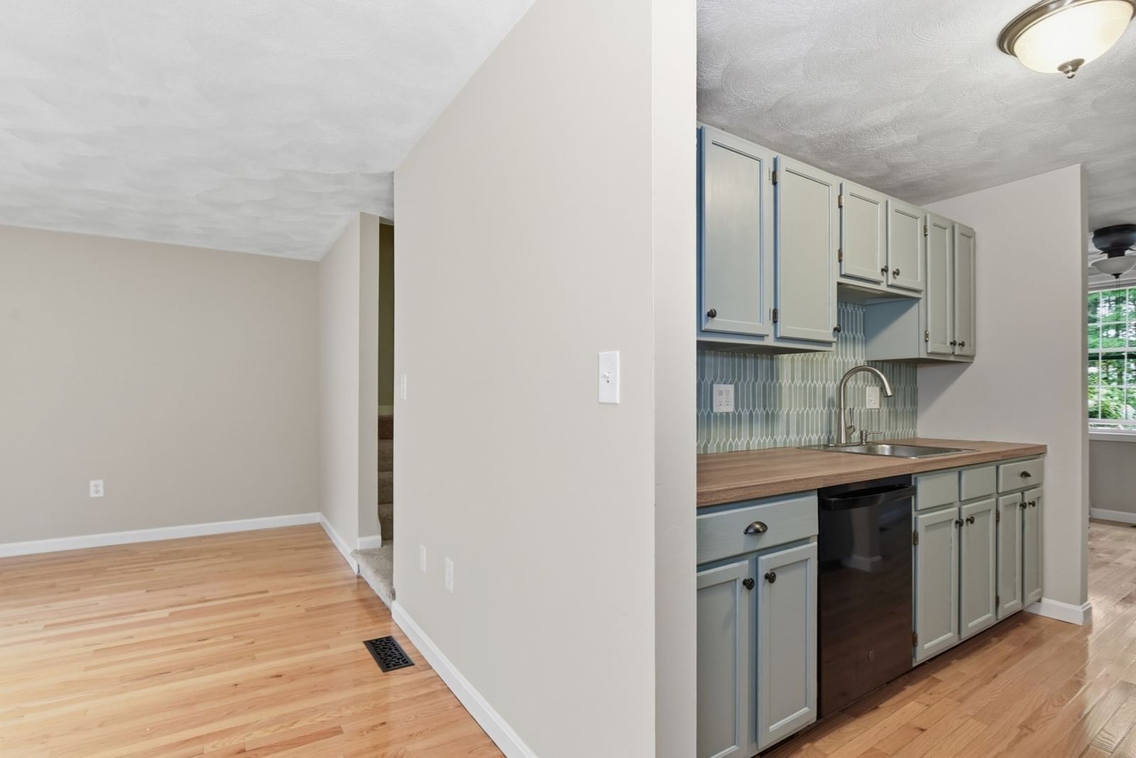 126 Patrick Rd #126 Tewksbury — Photo 16 of 40