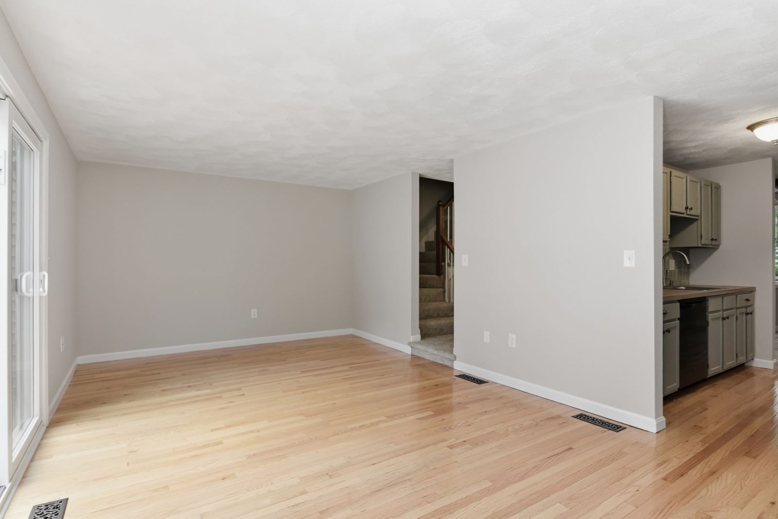 126 Patrick Rd #126 Tewksbury — Photo 18 of 40