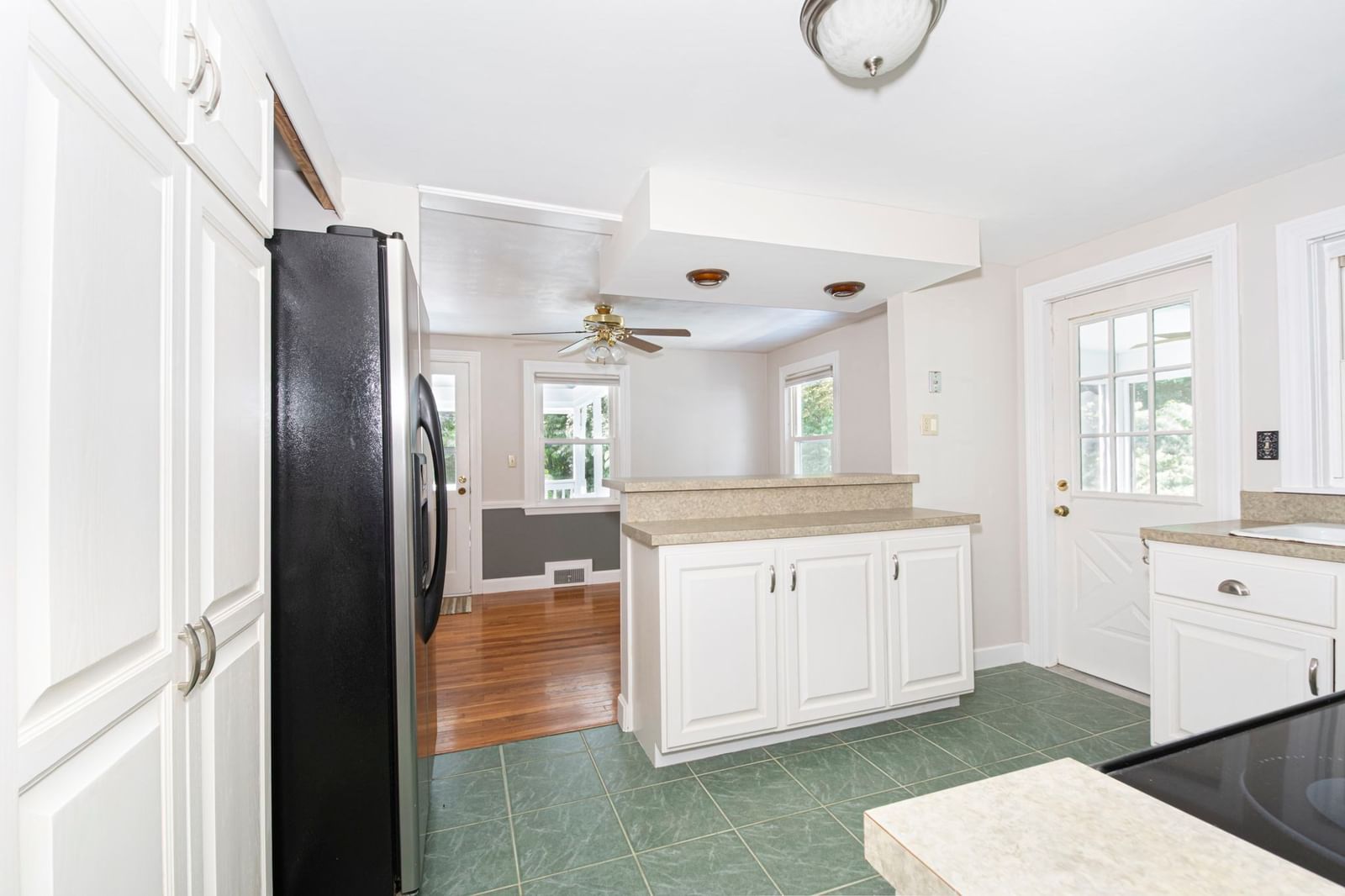 10 Farview Ave Shrewsbury — Photo 13 of 29