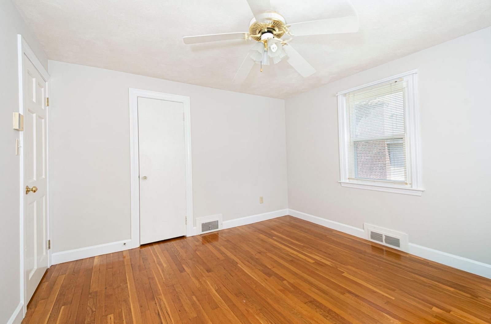10 Farview Ave Shrewsbury — Photo 18 of 29