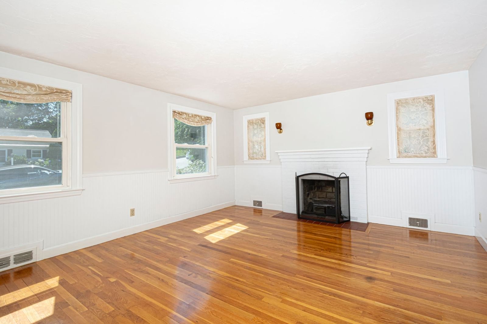 10 Farview Ave Shrewsbury — Photo 6 of 29