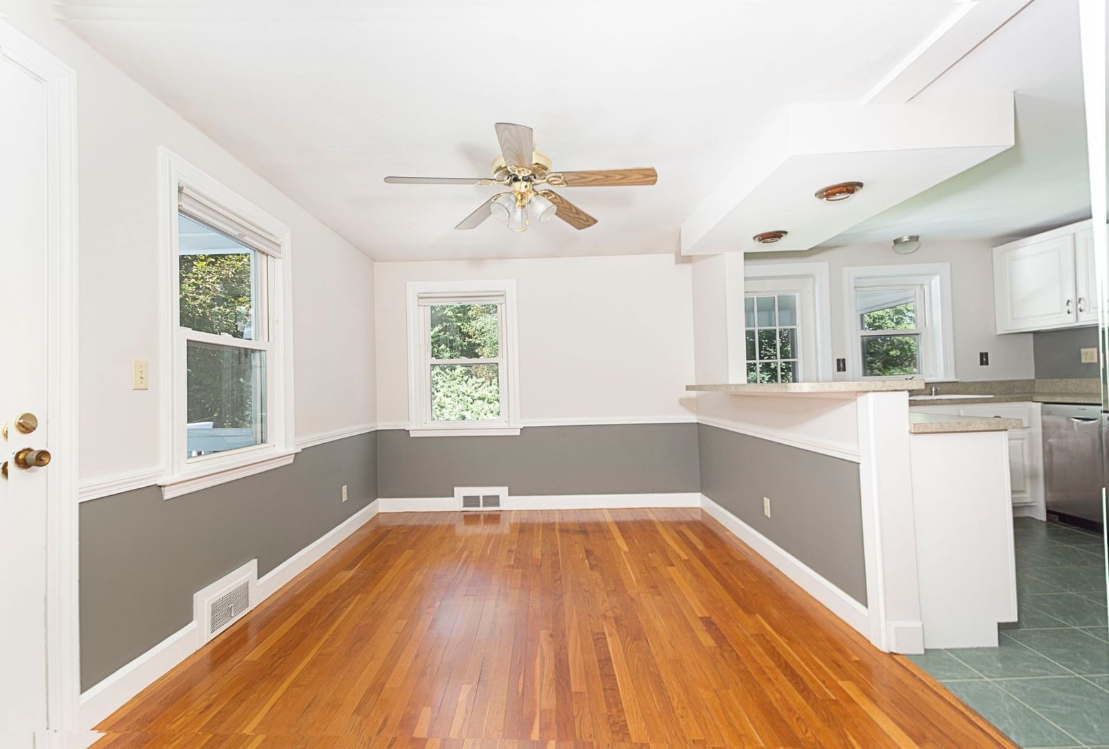 10 Farview Ave Shrewsbury — Photo 8 of 29