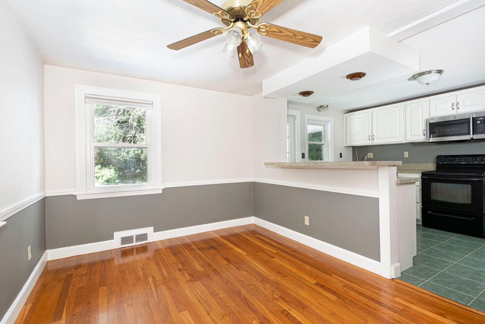 10 Farview Ave Shrewsbury — Photo 9 of 29
