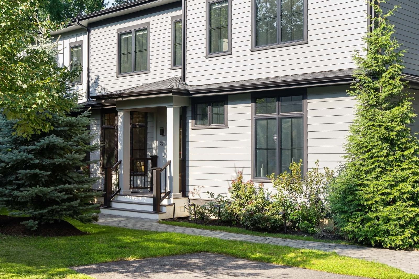 32 Lantern Ln Wellesley — Photo 1 of 40