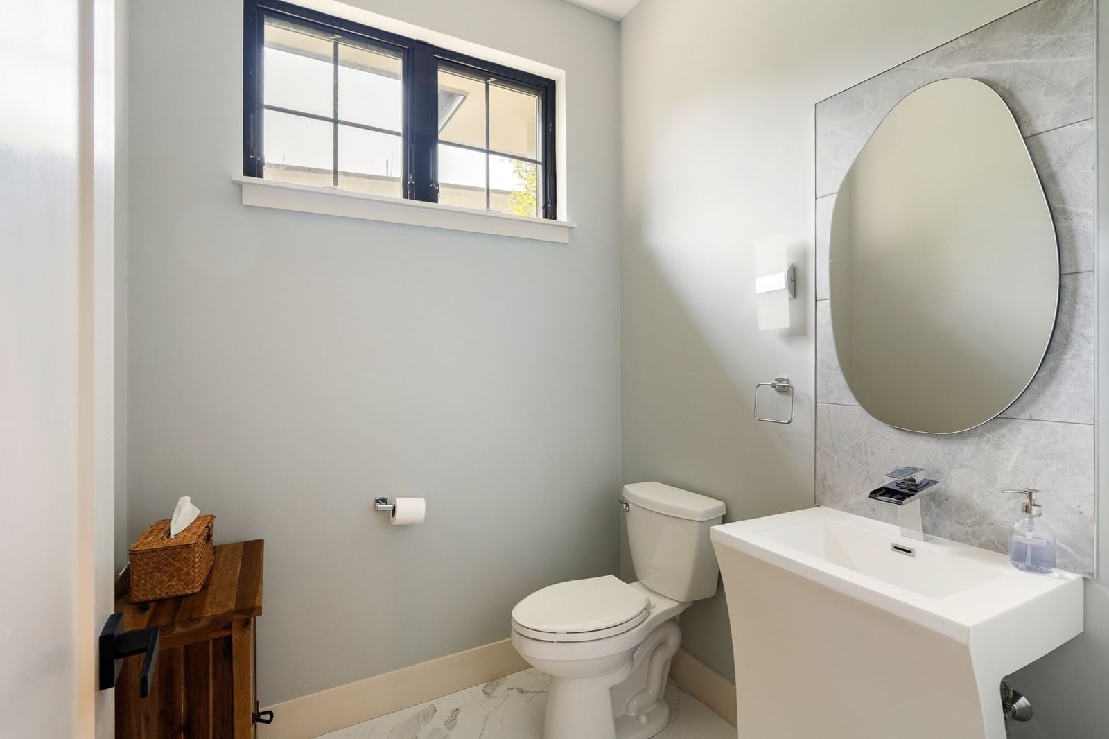 32 Lantern Ln Wellesley — Photo 16 of 40