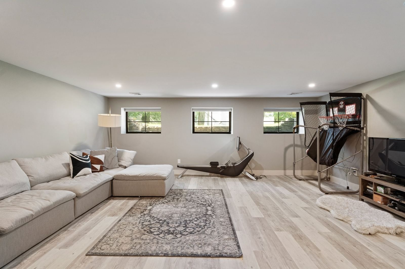 32 Lantern Ln Wellesley — Photo 32 of 40