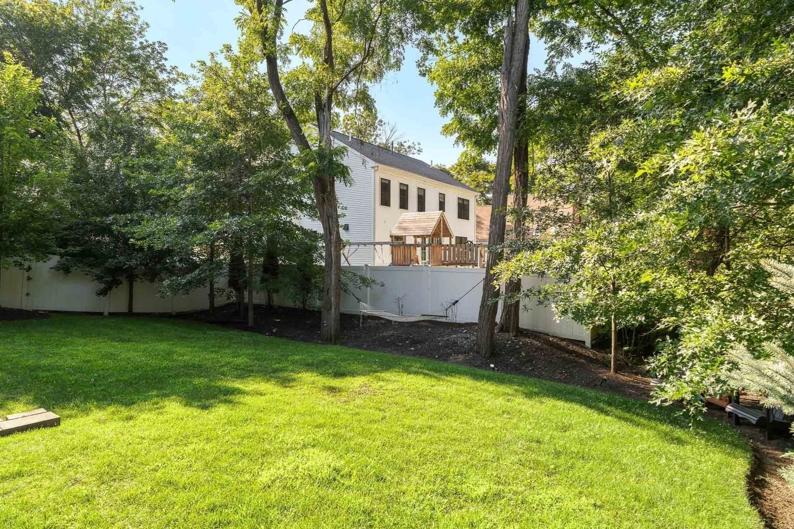 32 Lantern Ln Wellesley — Photo 37 of 40