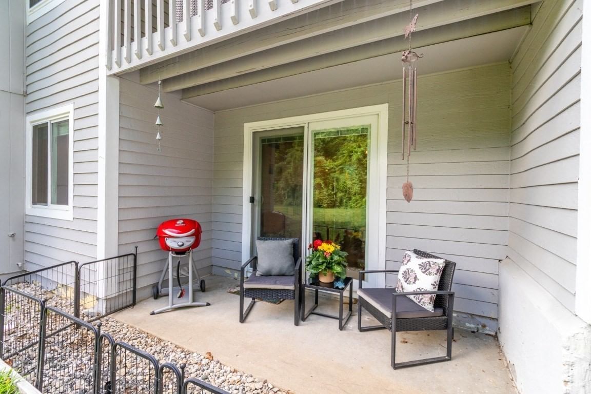 4 Beals Cove Rd #G Hingham — Photo 3 of 27