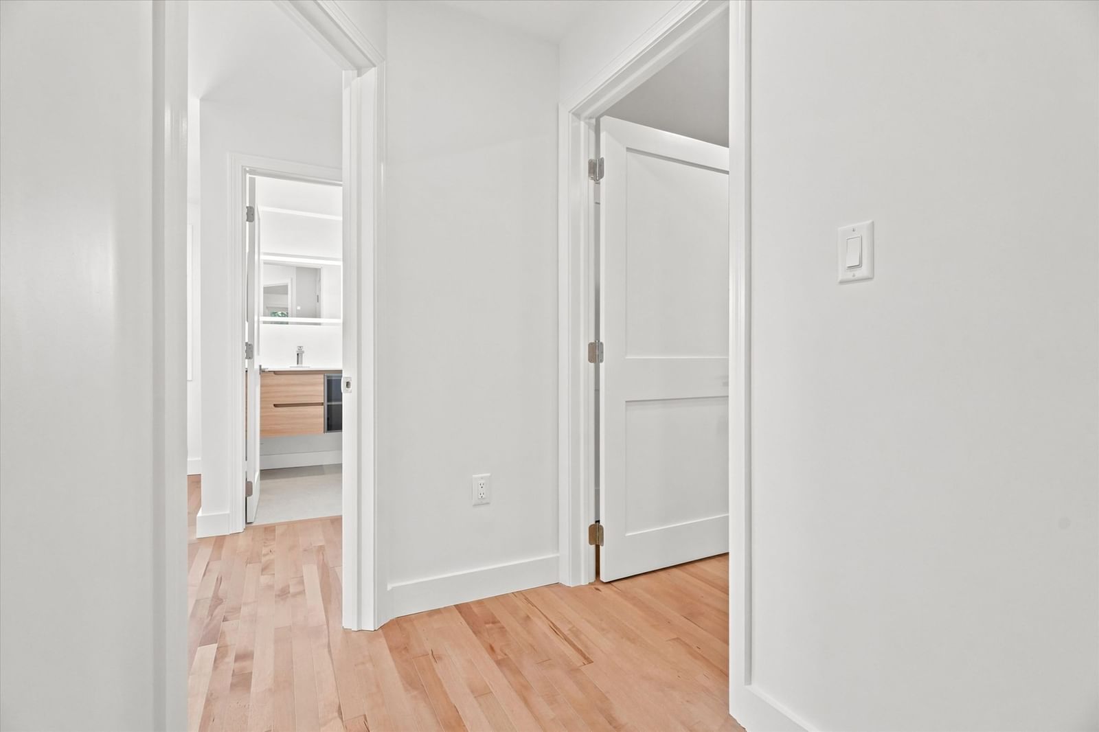 8 Wilmington Road Burlington — Photo 16 of 42