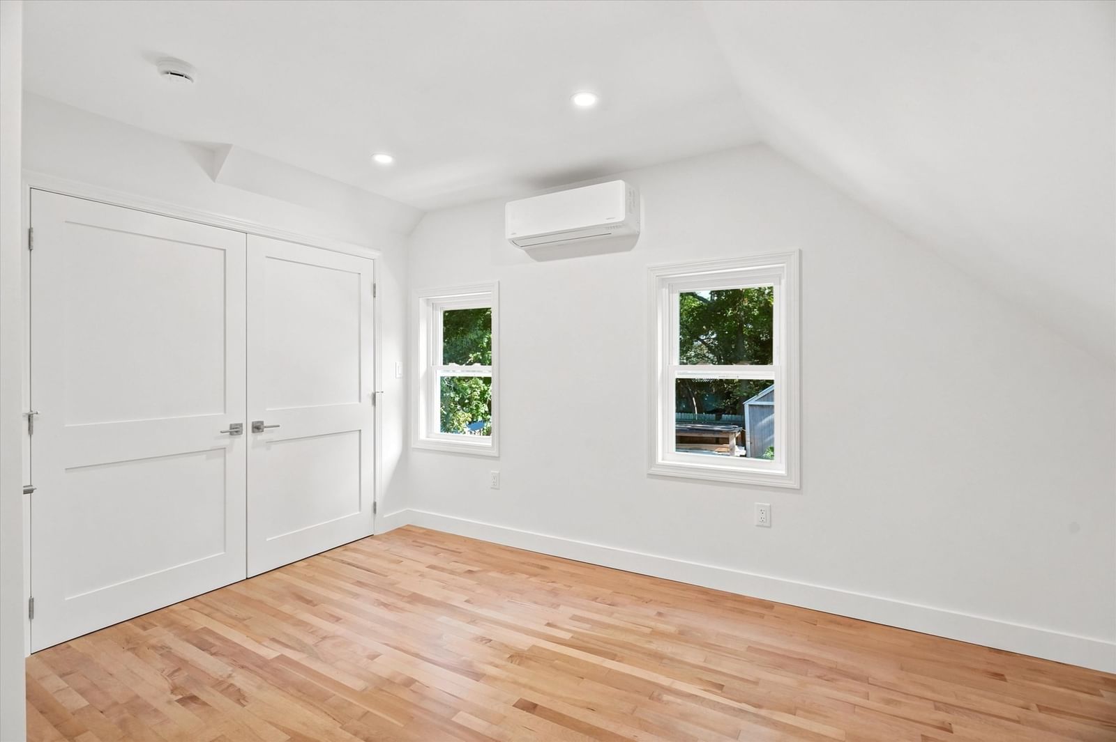 8 Wilmington Road Burlington — Photo 26 of 42