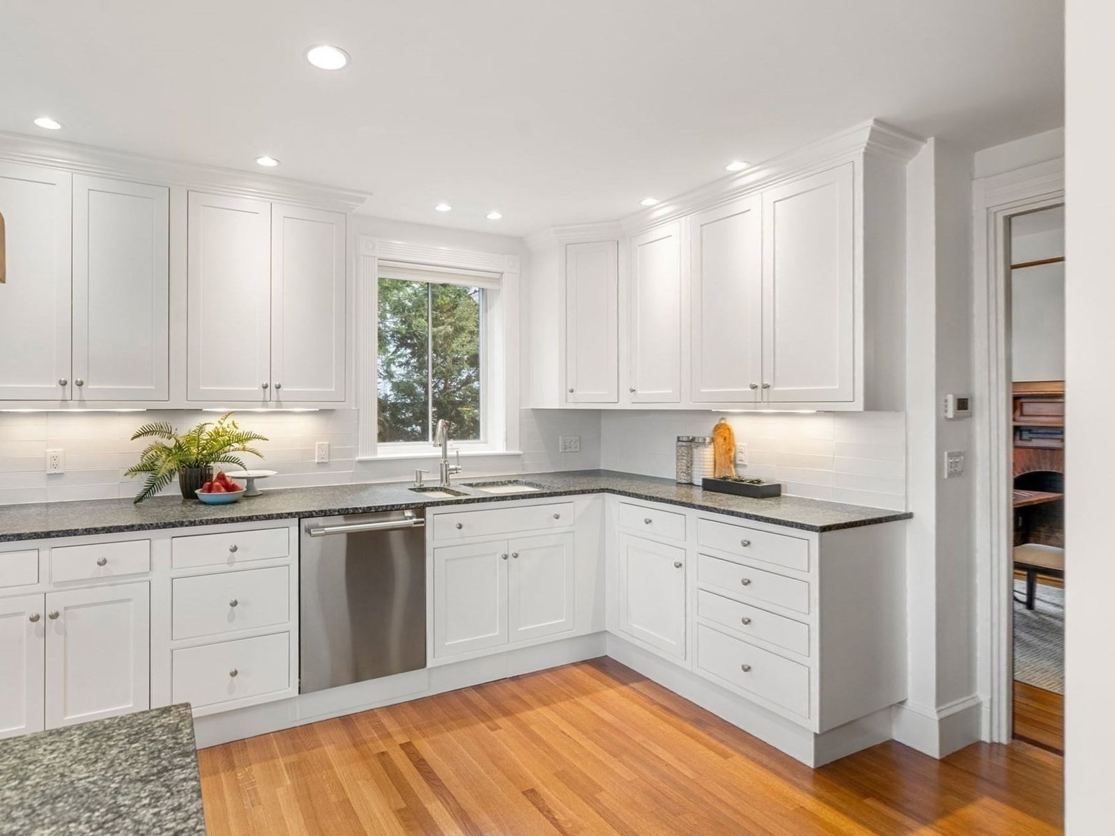 44 Putnam Street Newton — Photo 10 of 42
