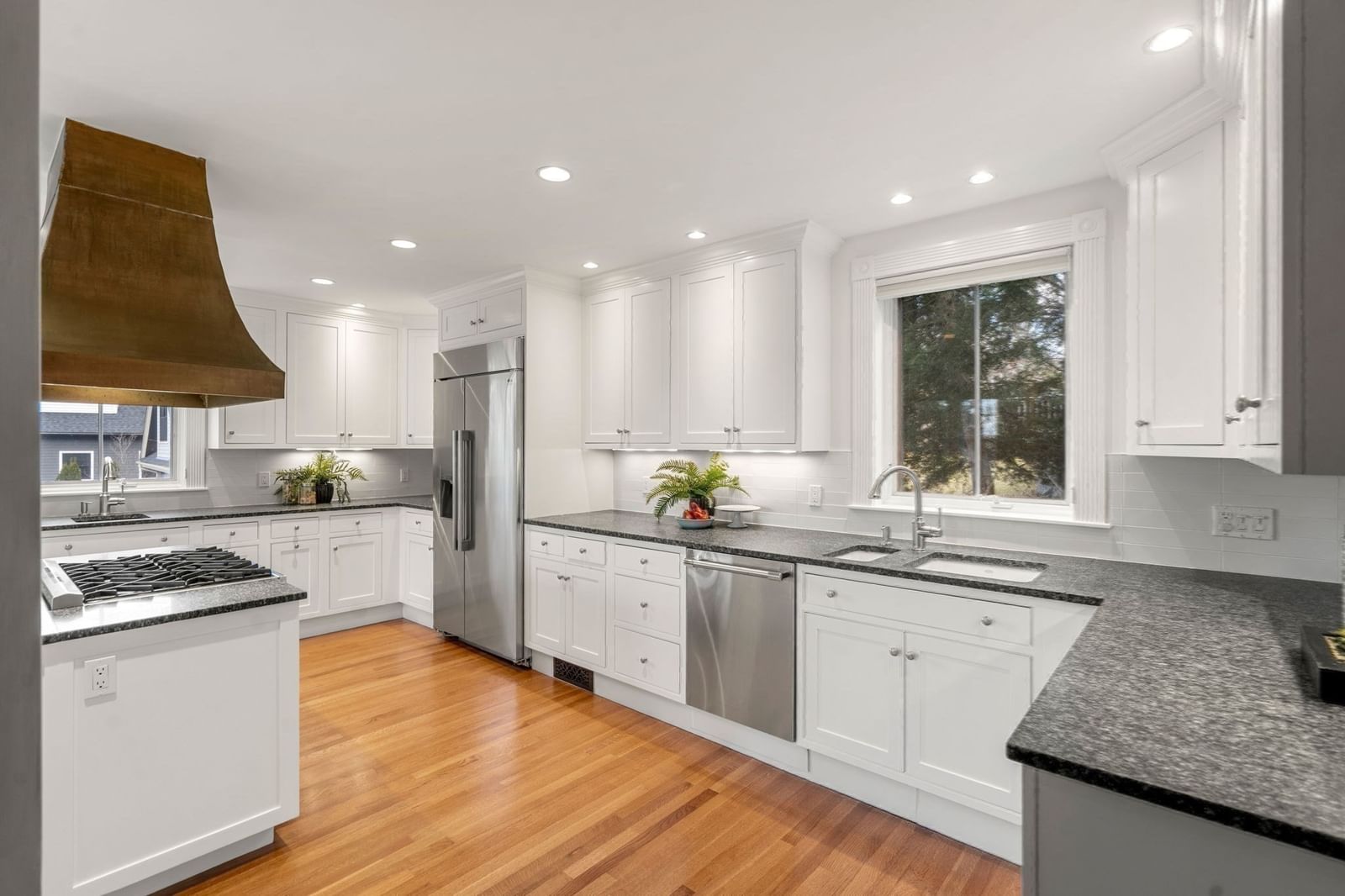 44 Putnam Street Newton — Photo 9 of 42