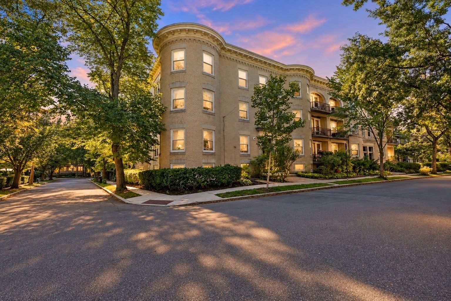 97 Fuller St #4 Brookline — Photo 2 of 27