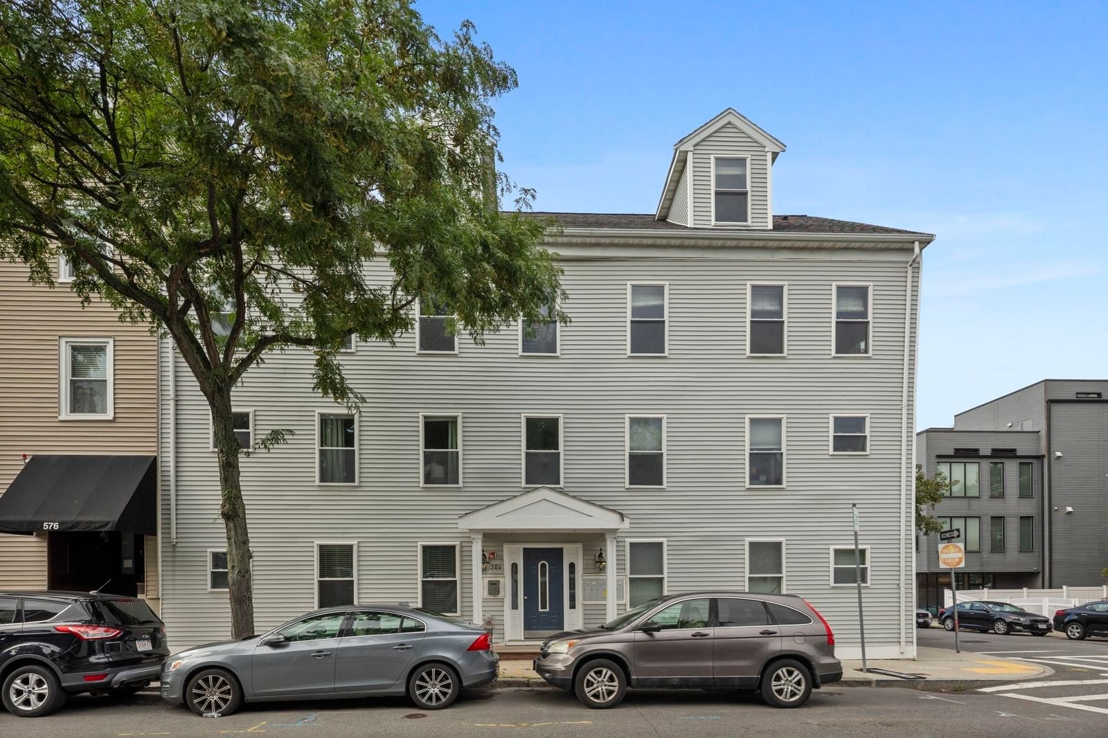580 E 2nd St #6 Boston — Photo 2 of 23