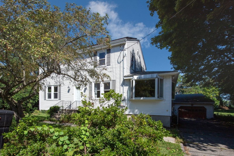 37 Riverdale Ave