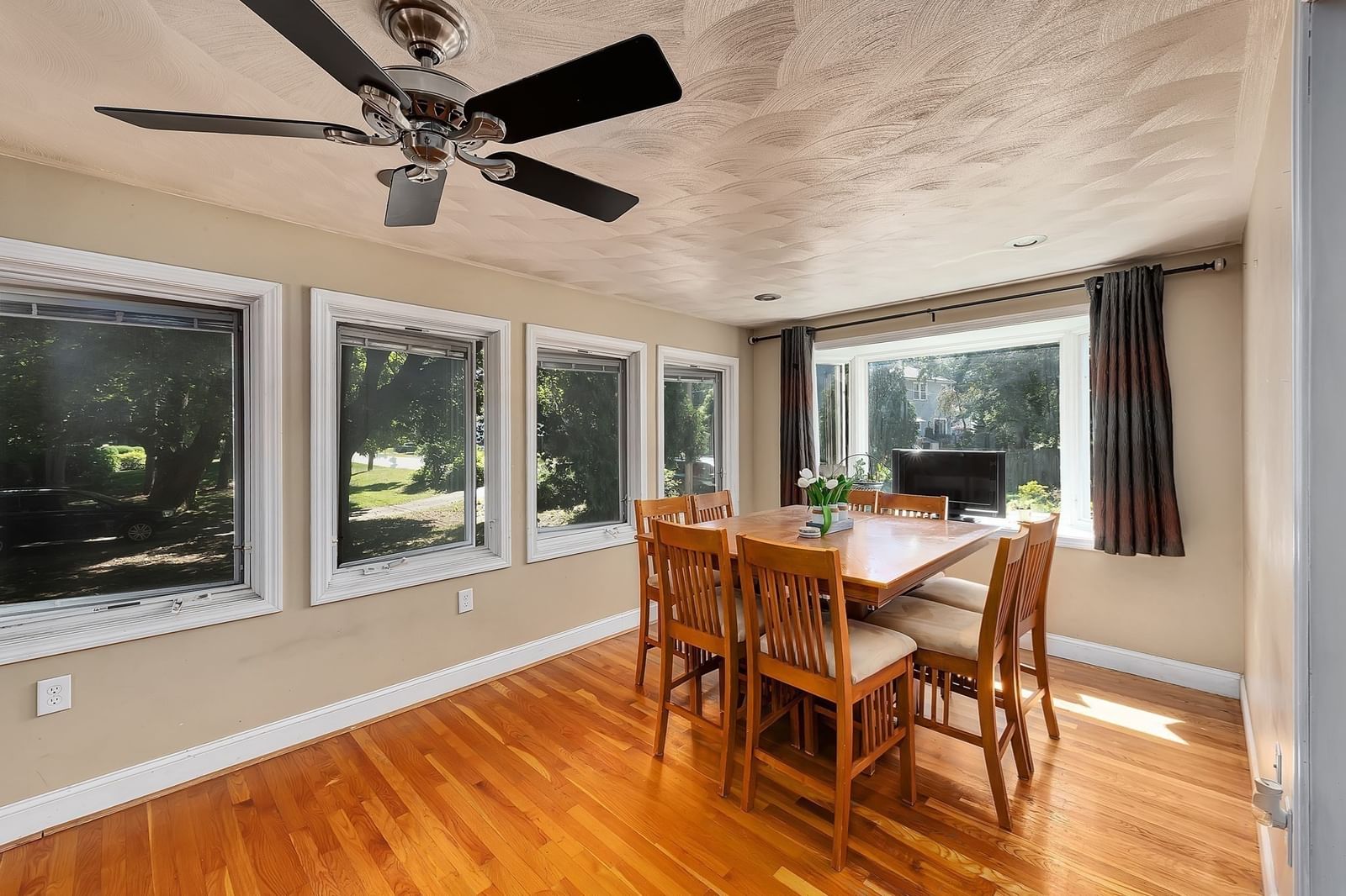 37 Riverdale Ave Haverhill — Photo 9 of 33