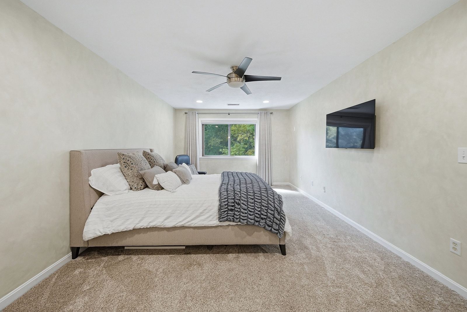 16 Country Club Rd #16 Peabody — Photo 15 of 41