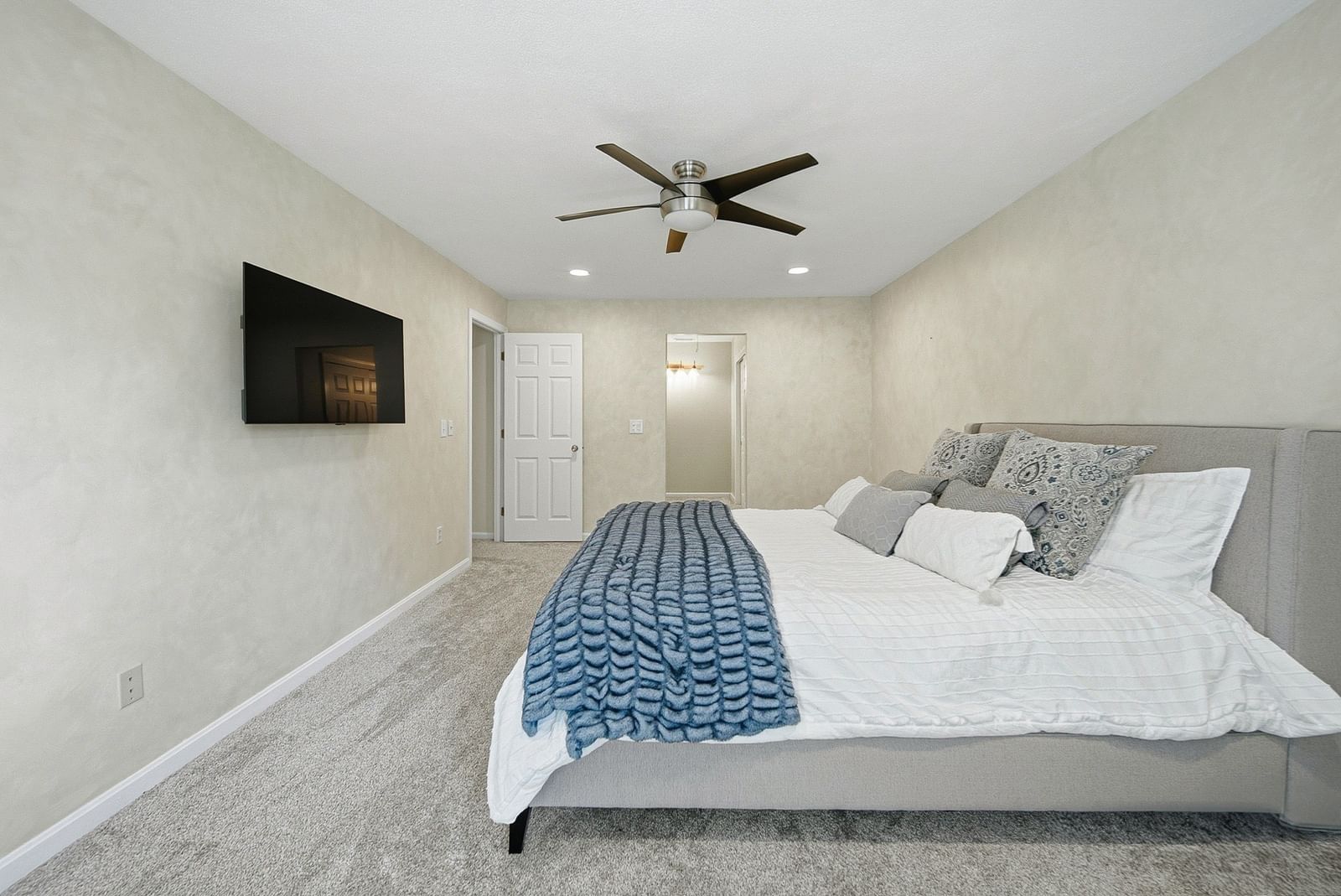 16 Country Club Rd #16 Peabody — Photo 16 of 41