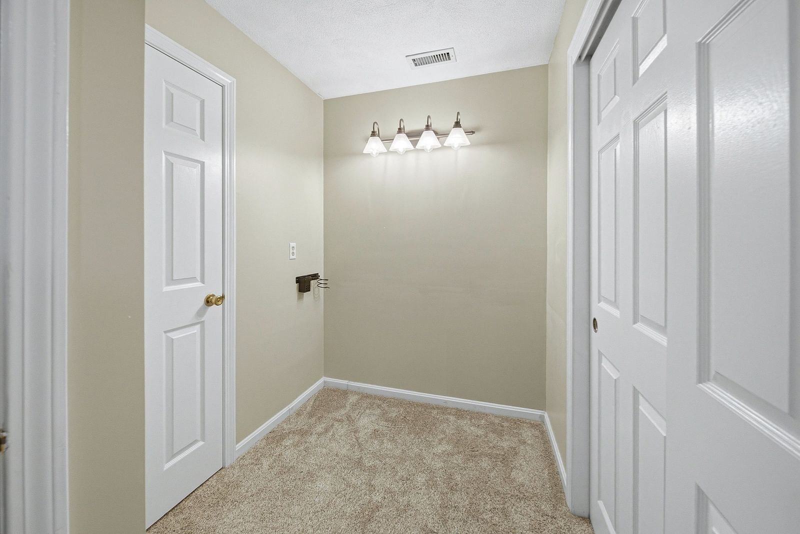 16 Country Club Rd #16 Peabody — Photo 17 of 41