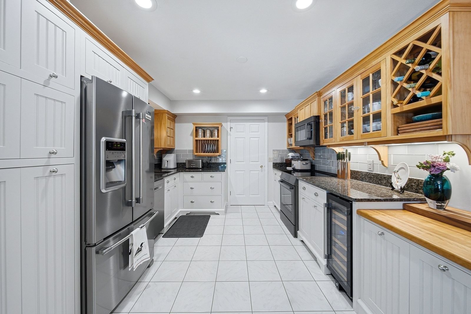 16 Country Club Rd #16 Peabody — Photo 3 of 41