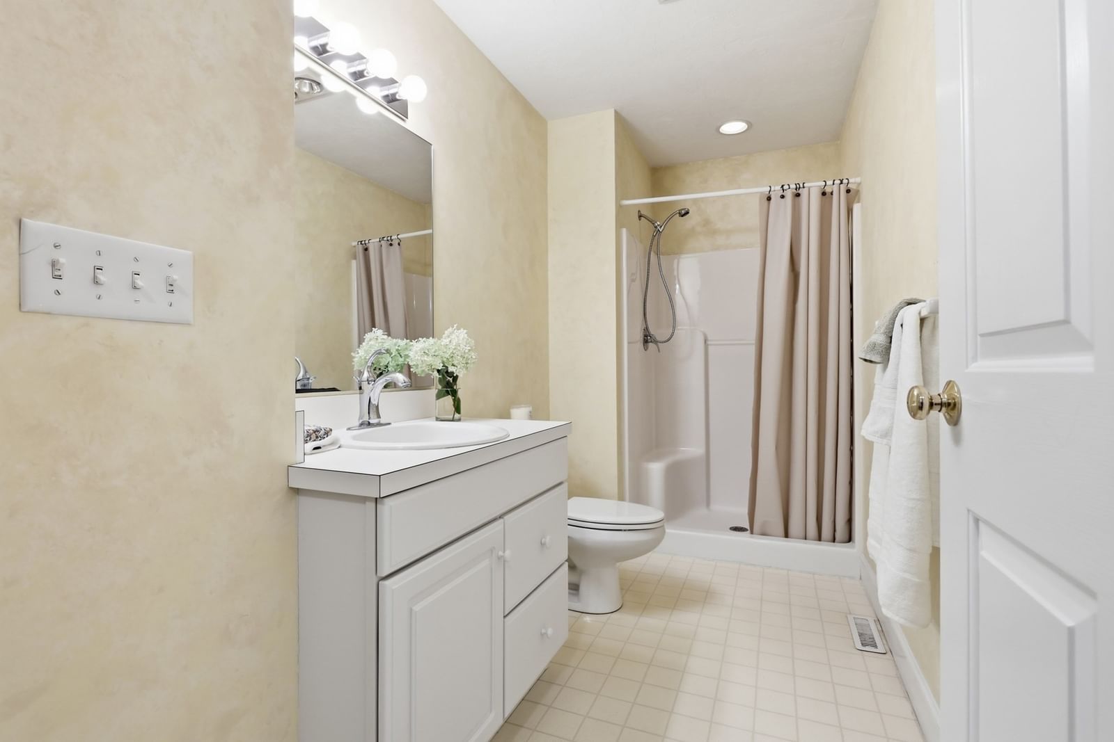 111 Stow Rd #111 Boxborough — Photo 18 of 24
