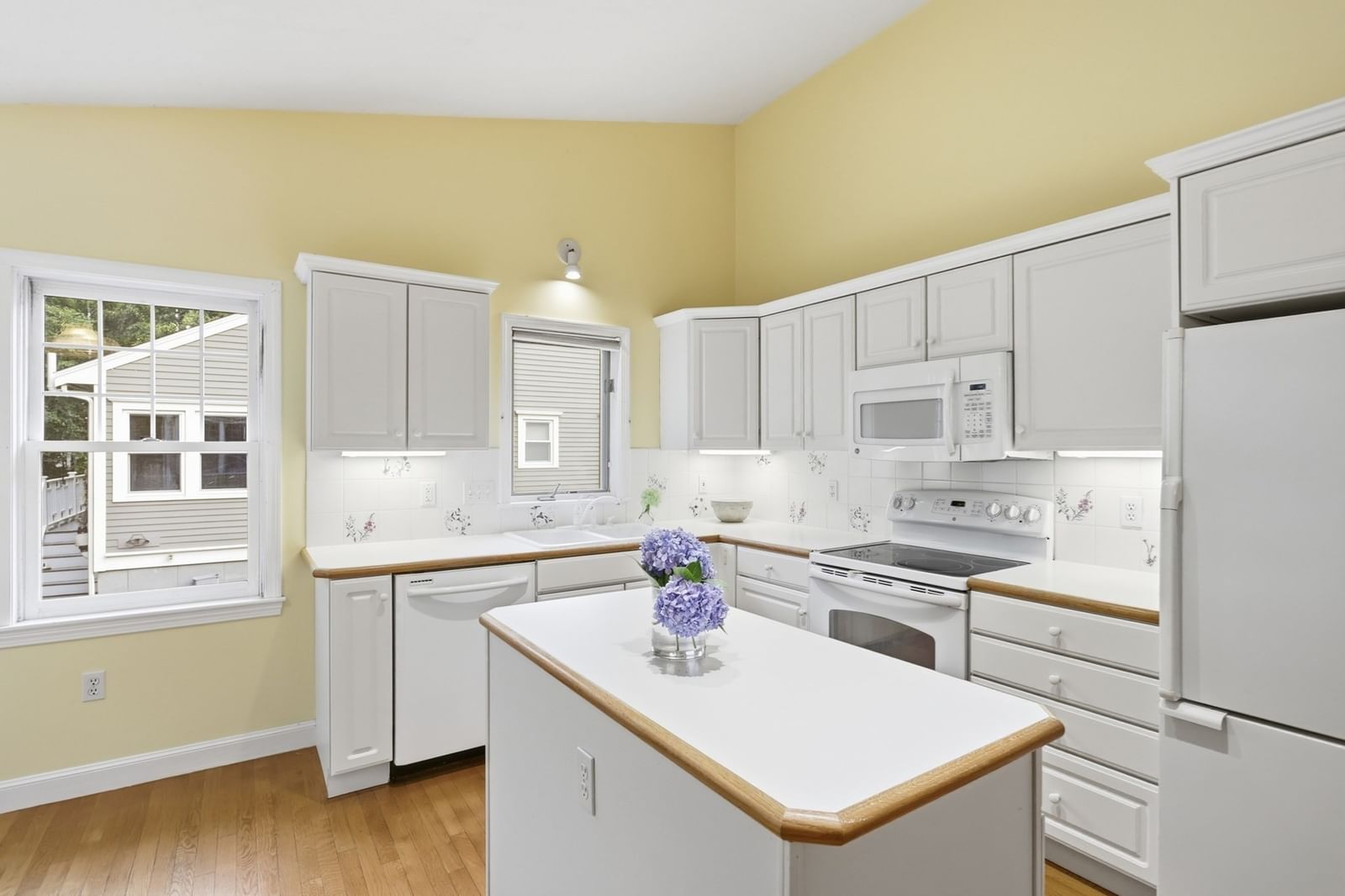 111 Stow Rd #111 Boxborough — Photo 4 of 24
