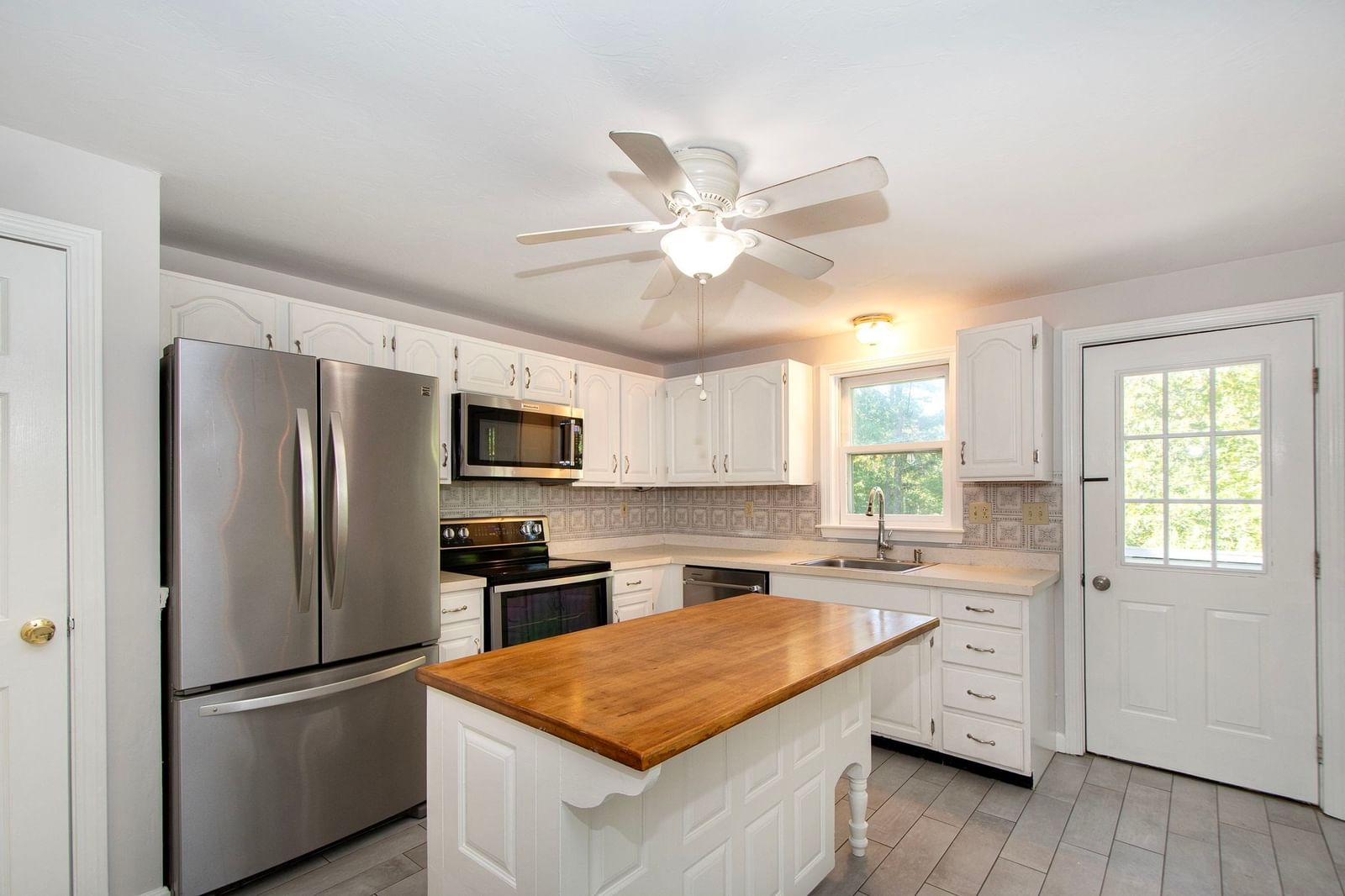 22 Admiral Rickover Rd. Plymouth — Photo 8 of 12