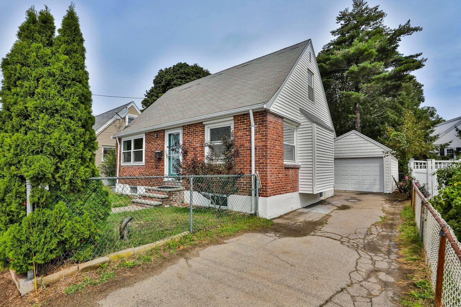 244 Palmer St Quincy — Photo 3 of 36