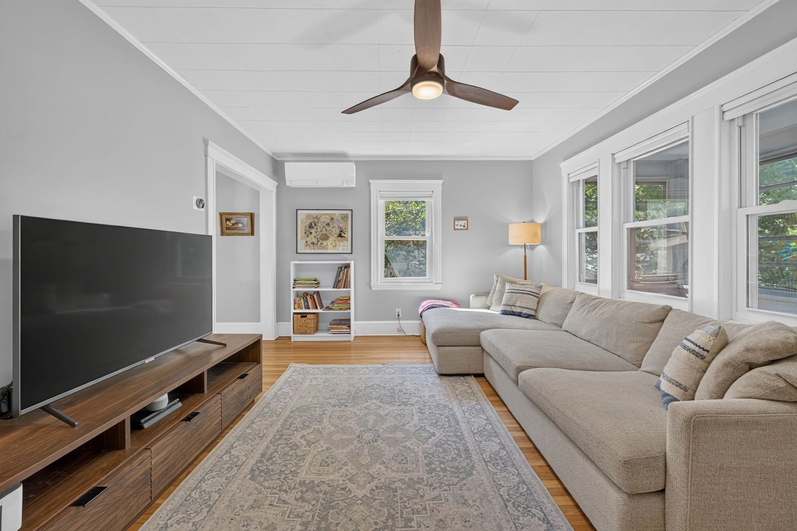 15 Draper St Medford — Photo 3 of 37