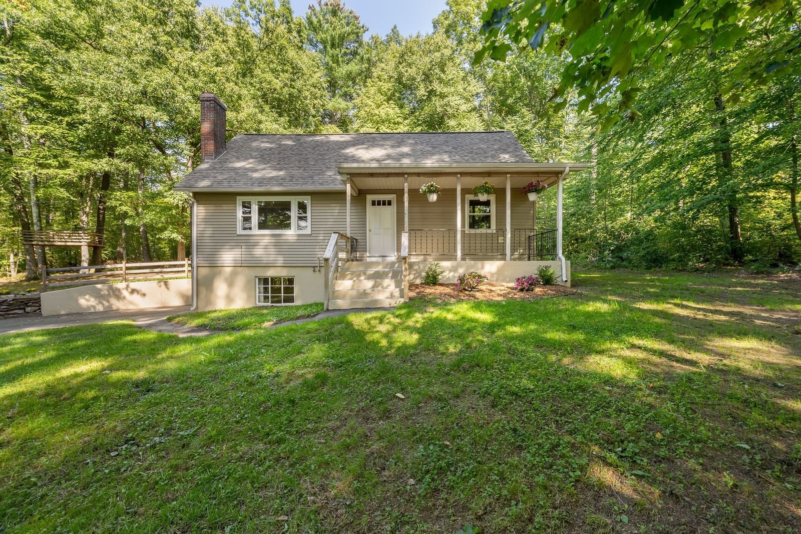 40 Porter St Granby — Photo 5 of 38
