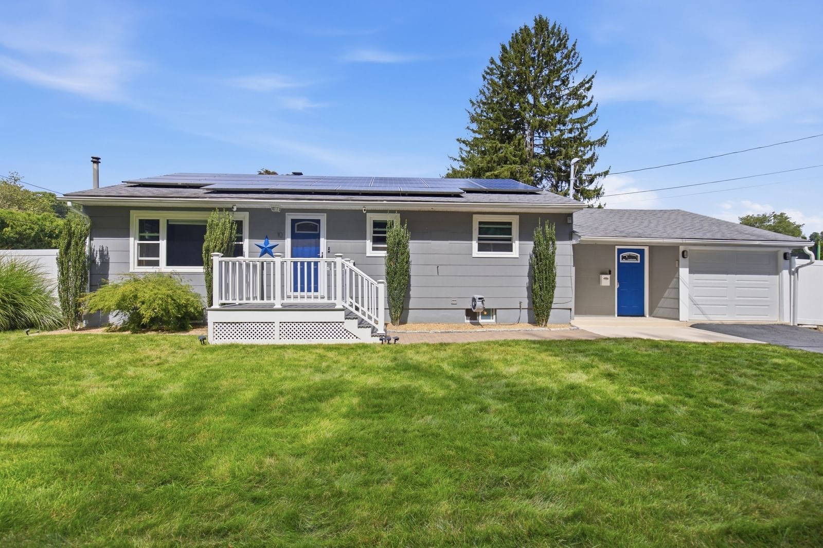 10 Linda Ave Millbury — Photo 1 of 41