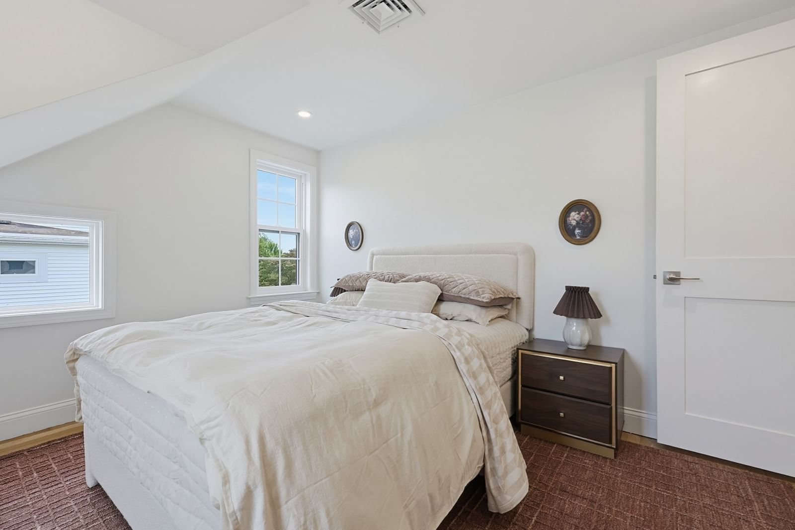 22 Emerson St Belmont — Photo 16 of 27
