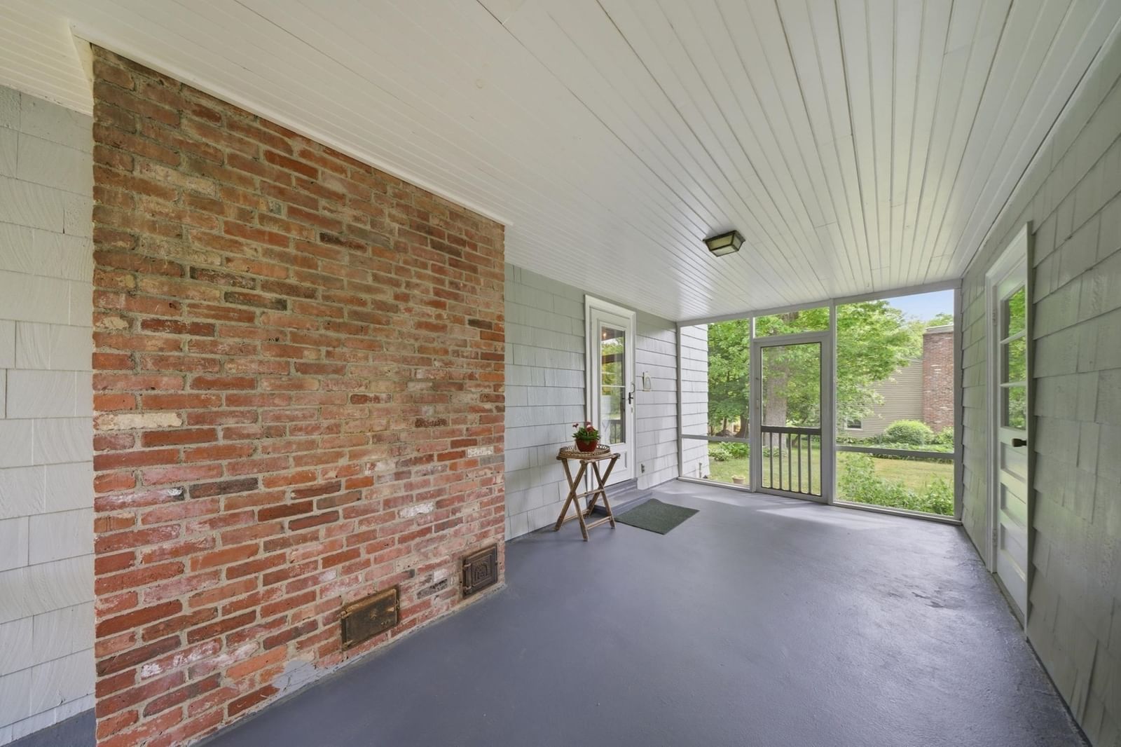 209 Mount Hope St North Attleboro — Photo 16 of 25