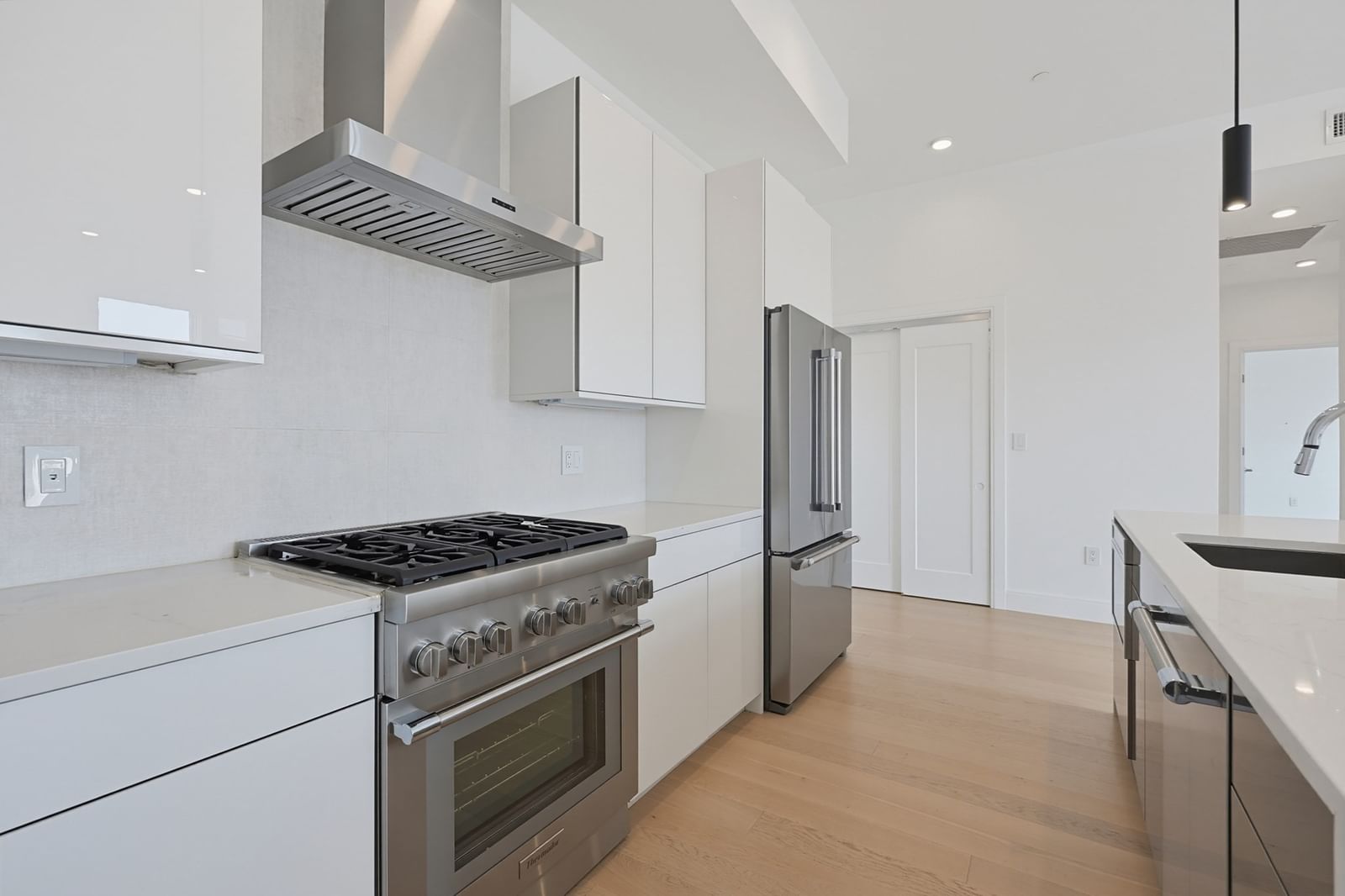 20 W 5th St #5D Boston — Photo 2 of 32