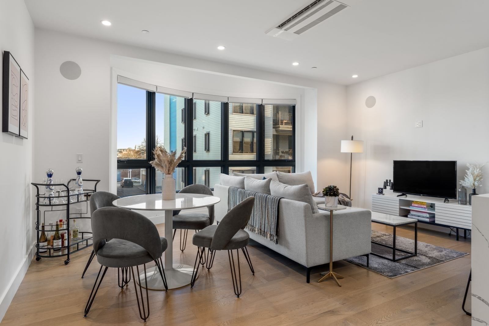 75 W Broadway #202 Boston — Photo 24 of 34