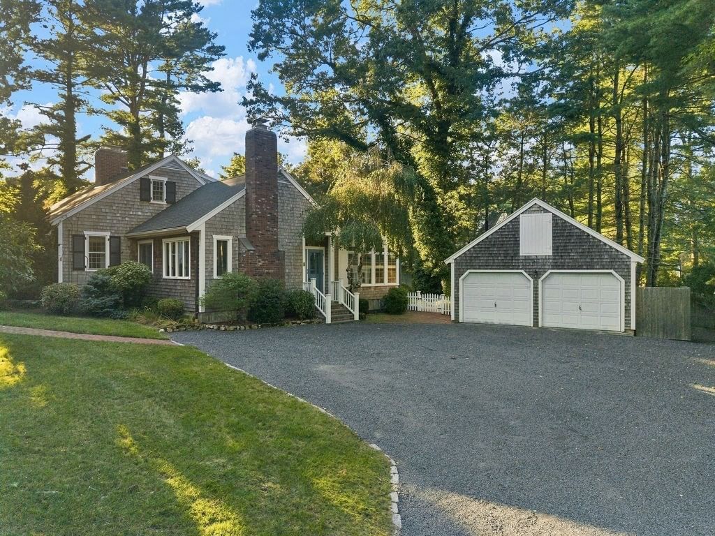 8 Lebaron Way Mattapoisett — Photo 2 of 39