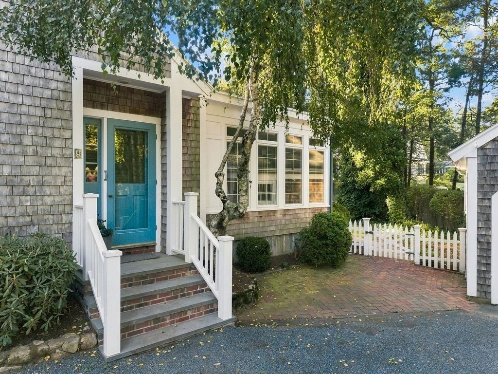 8 Lebaron Way Mattapoisett — Photo 3 of 39