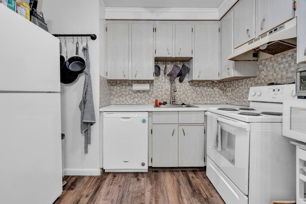 10 Scottfield Rd #2 Boston — Photo 5 of 10