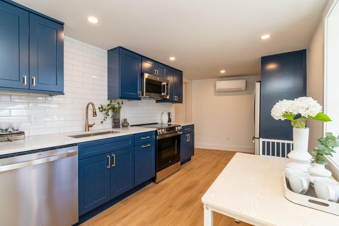 30 Columbus Ave #4 Waltham — Photo 3 of 31