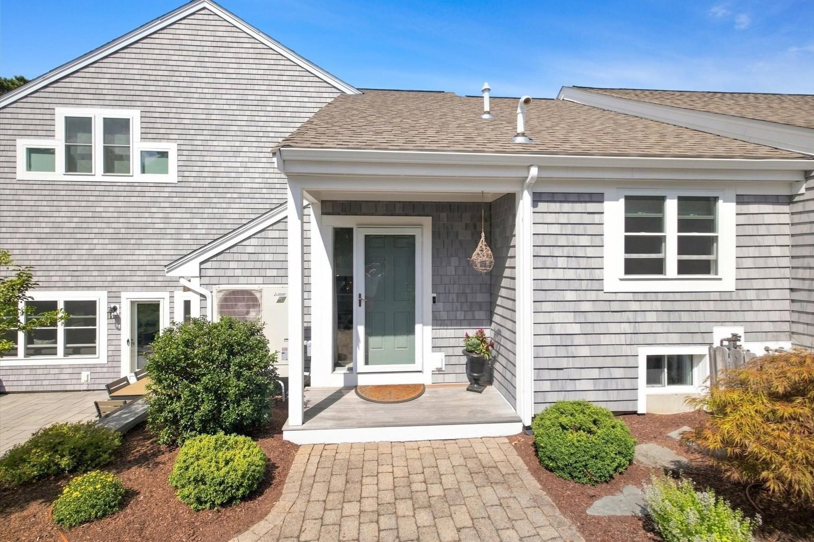 115 Bradstreete #115 Plymouth — Photo 4 of 39