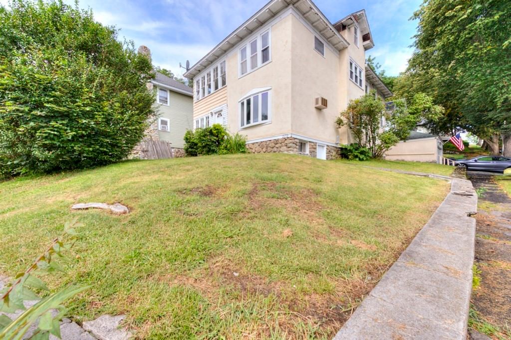 279 Hamilton St Worcester — Photo 3 of 38