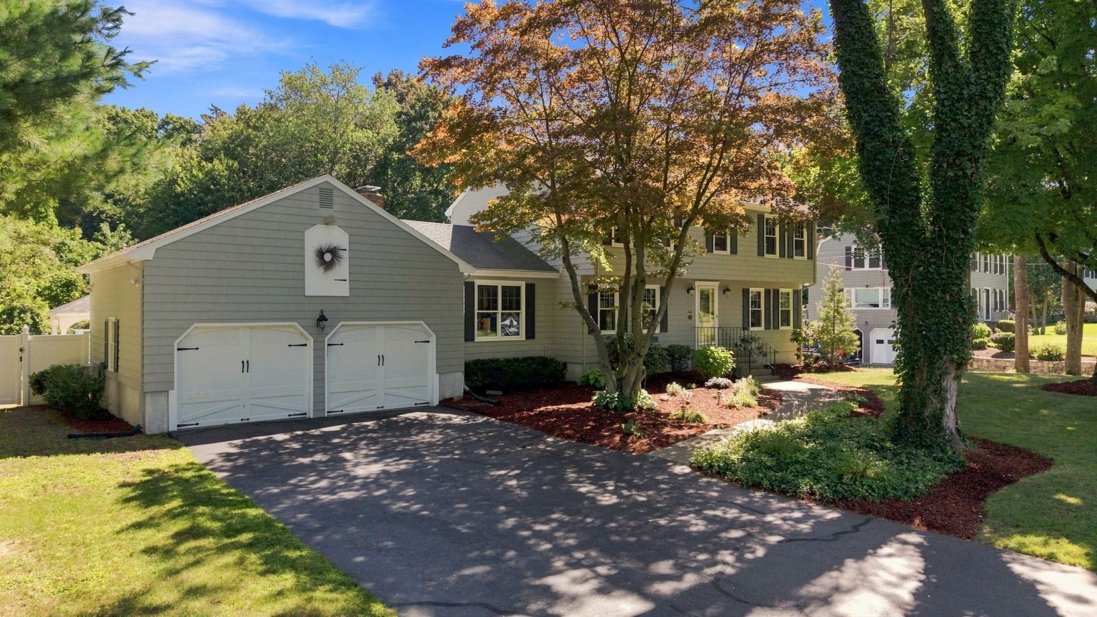 4 Portmore Ln Framingham — Photo 3 of 42