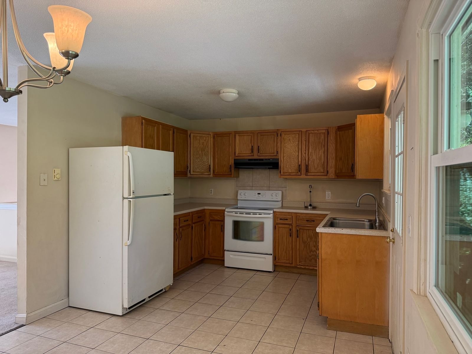 5 Edge Hill Rd Amherst — Photo 3 of 22